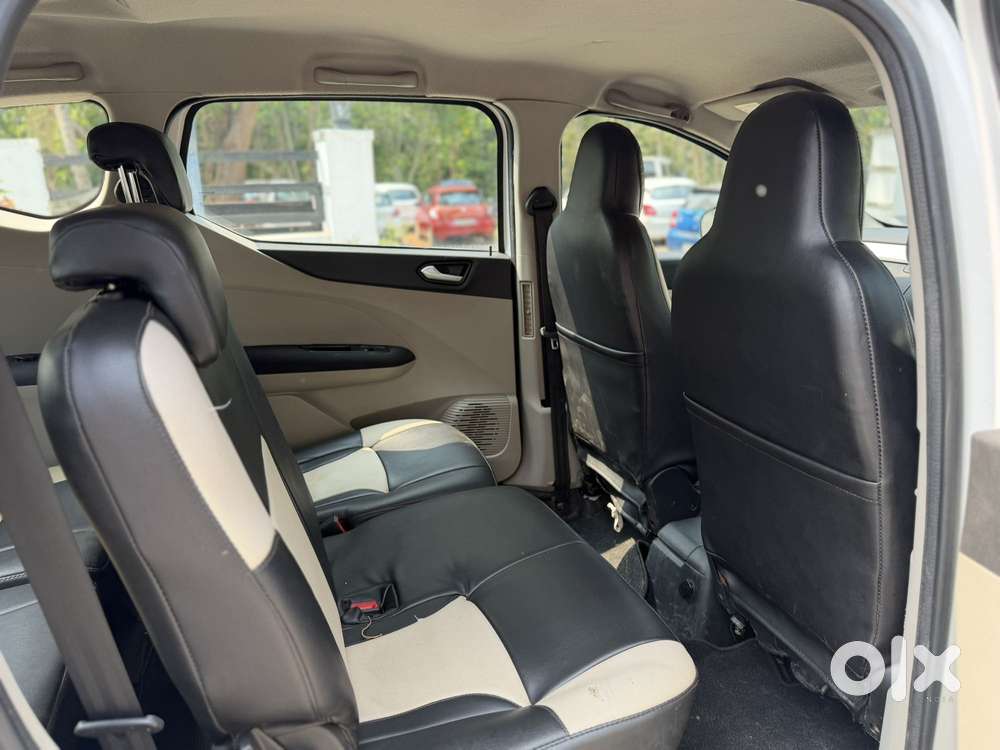 Renault Triber Rxz, 2019, Petrol