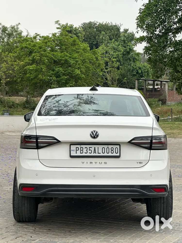 Volkswagen Virtus 2023 Petrol 24700 Km Driven