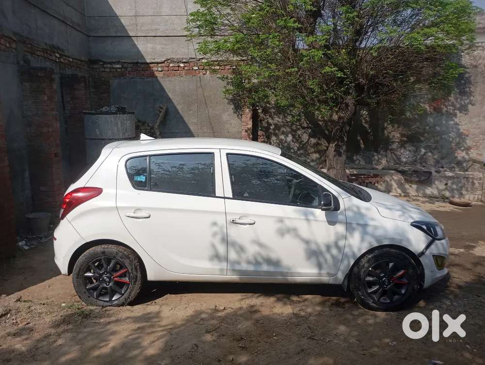 Hyundai I20 2013 Diesel 65553 Km Driven