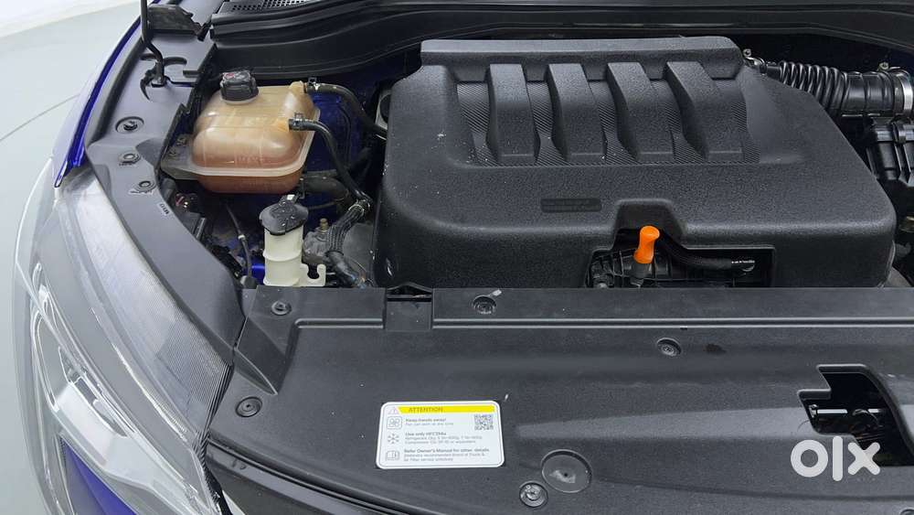 Mahindra Xuv700 2.0 Ax 5 Petrol Mt 7 Str, 2021, Petrol
