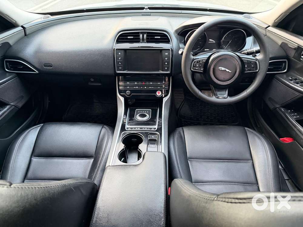 Jaguar Xe Prestige, 2018, Petrol