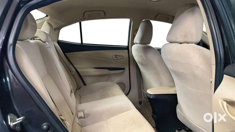 Toyota Yaris J Cvt, 2018, Petrol