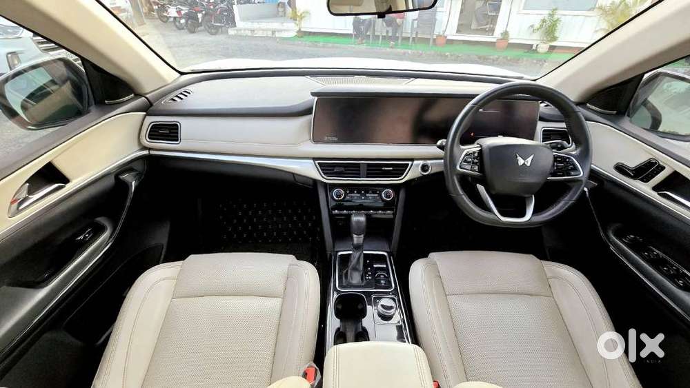 Mahindra Xuv700 2.2 Ax 7 Diesel At Luxury Pack Str, 2022, Diesel