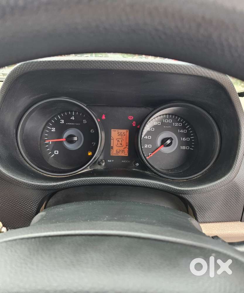 Mahindra Tuv 300 T6 Plus, 2016, Diesel