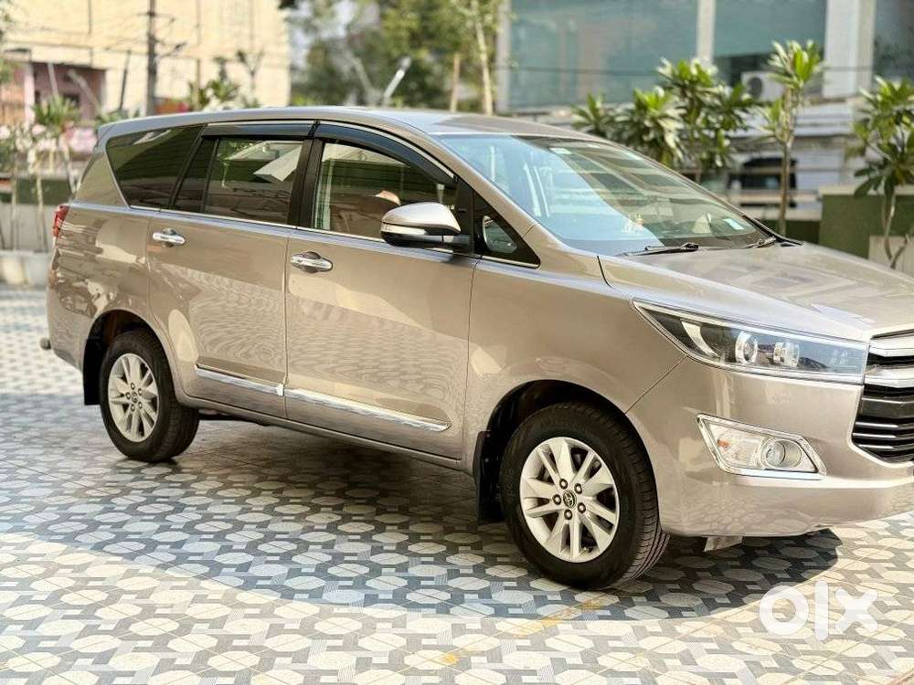 Toyota Innova Crysta 2.4 V, 2016, Diesel