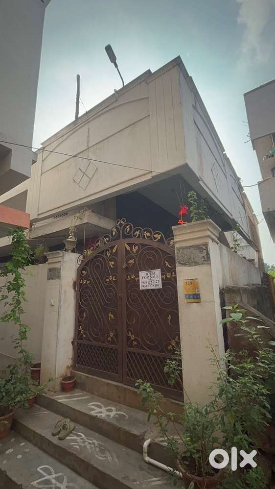 Individual house in commercial area