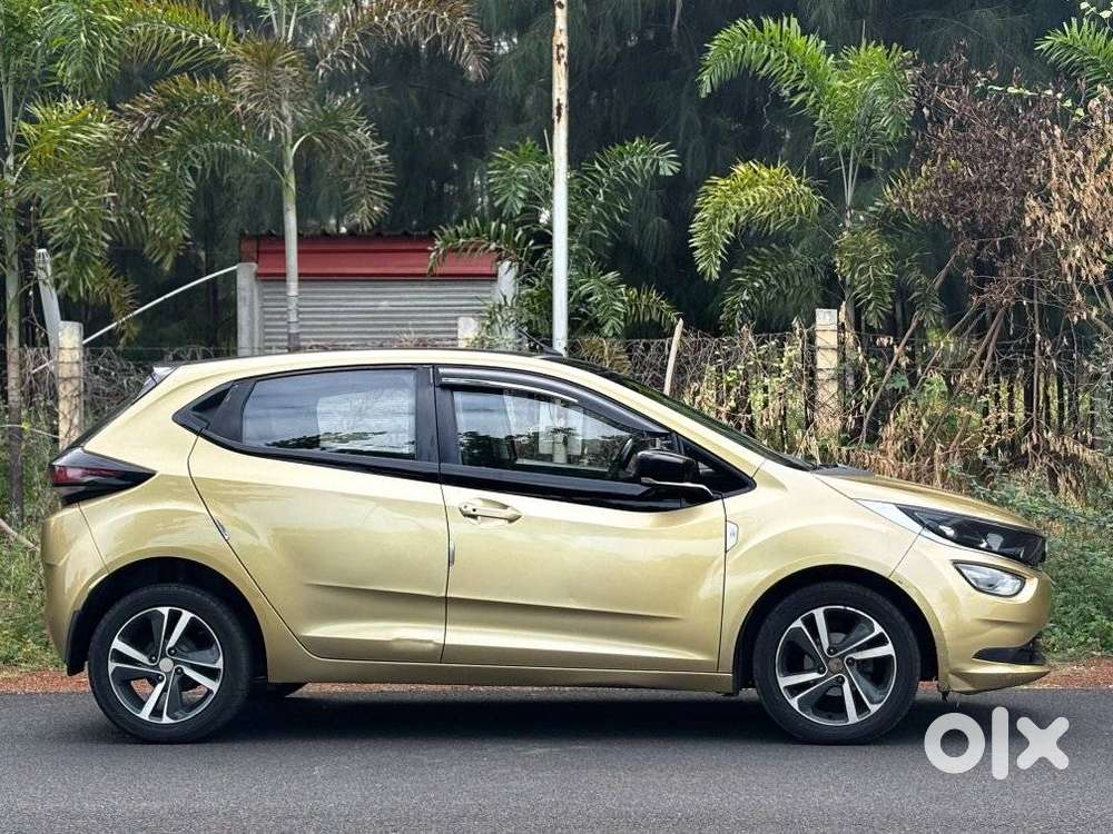 Tata Altroz, 2022, Petrol