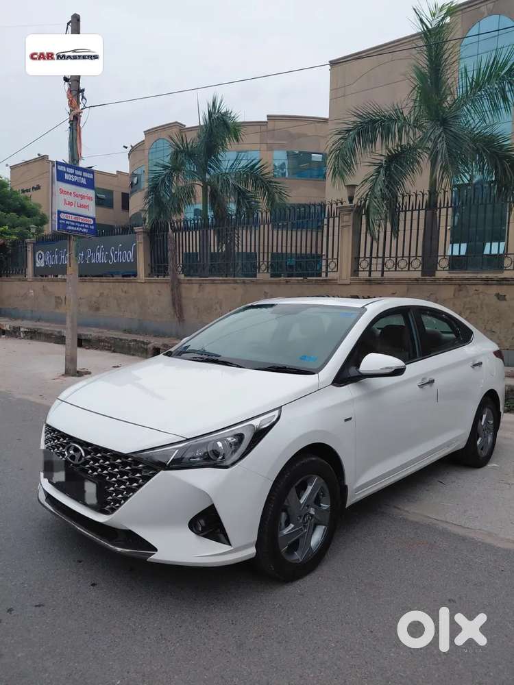 Hyundai Verna 1.5 Sx (o) Vtvt Ivt, 2023, Petrol