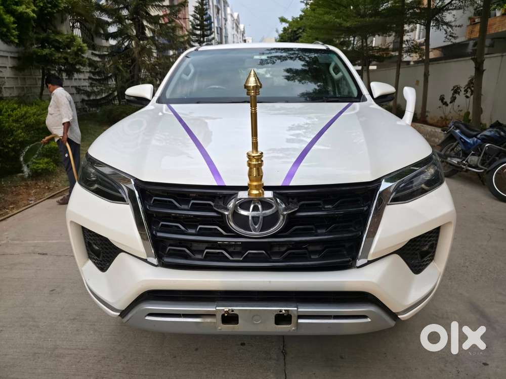 Toyota Fortuner 2.8 Legender 4x4, 2022, Diesel
