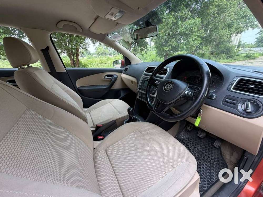 Volkswagen Polo Highline 1.6l Petrol, 2015, Petrol