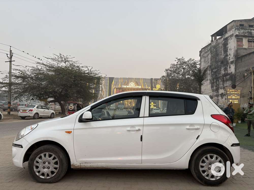 Hyundai I20 Sportz 1.2 Bs-iv, 2011, Petrol