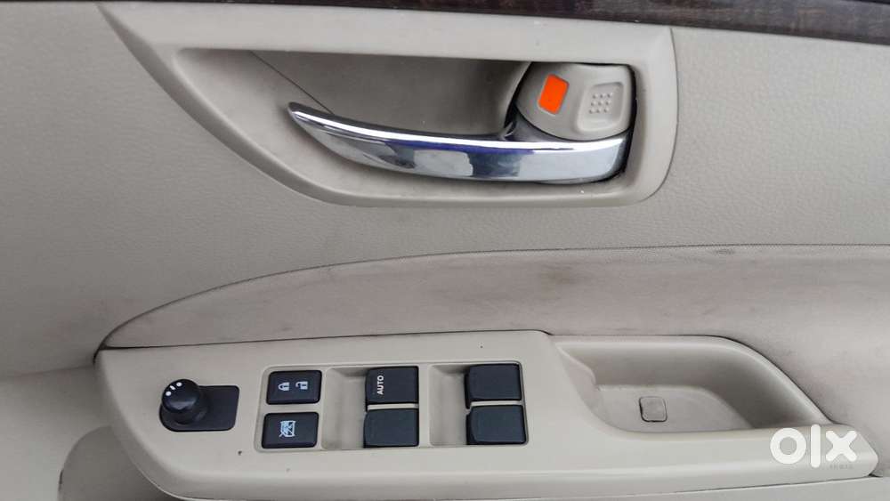 Maruti Suzuki Swift Dzire Vxi 1.2, 2014, Petrol