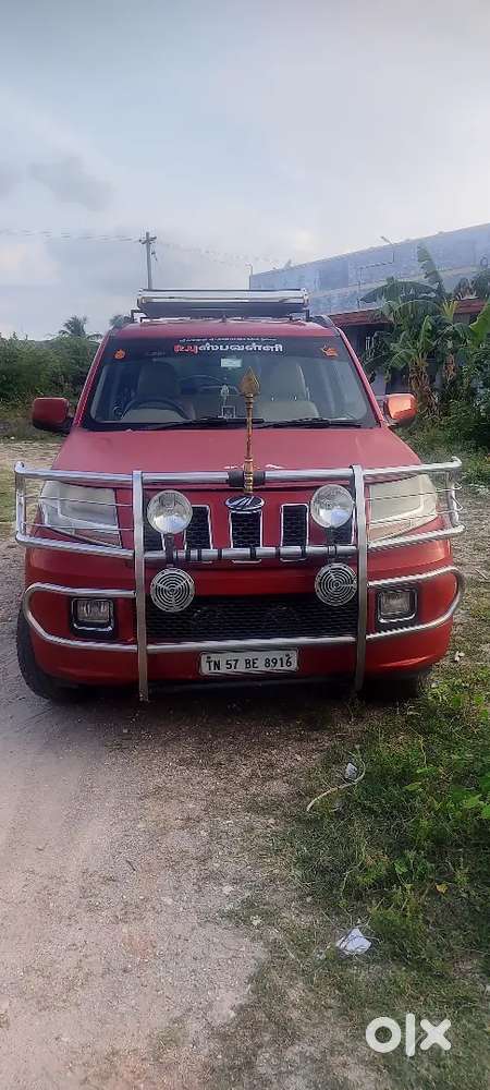 Mahindra Tuv 300 T 8 Modal