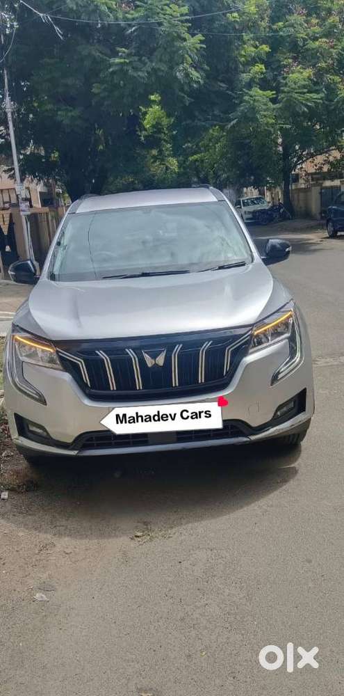 Mahindra Xuv700 Ax 3 Diesel Mt 7 Str (e), 2023, Diesel