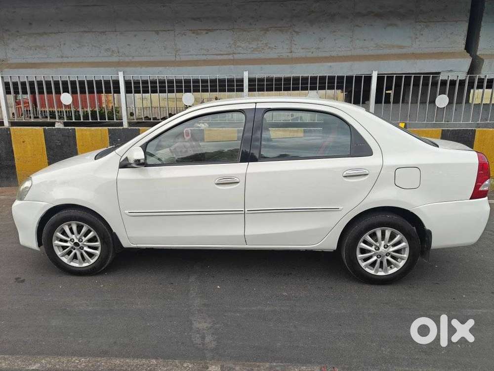 Toyota Etios V, 2013, Petrol