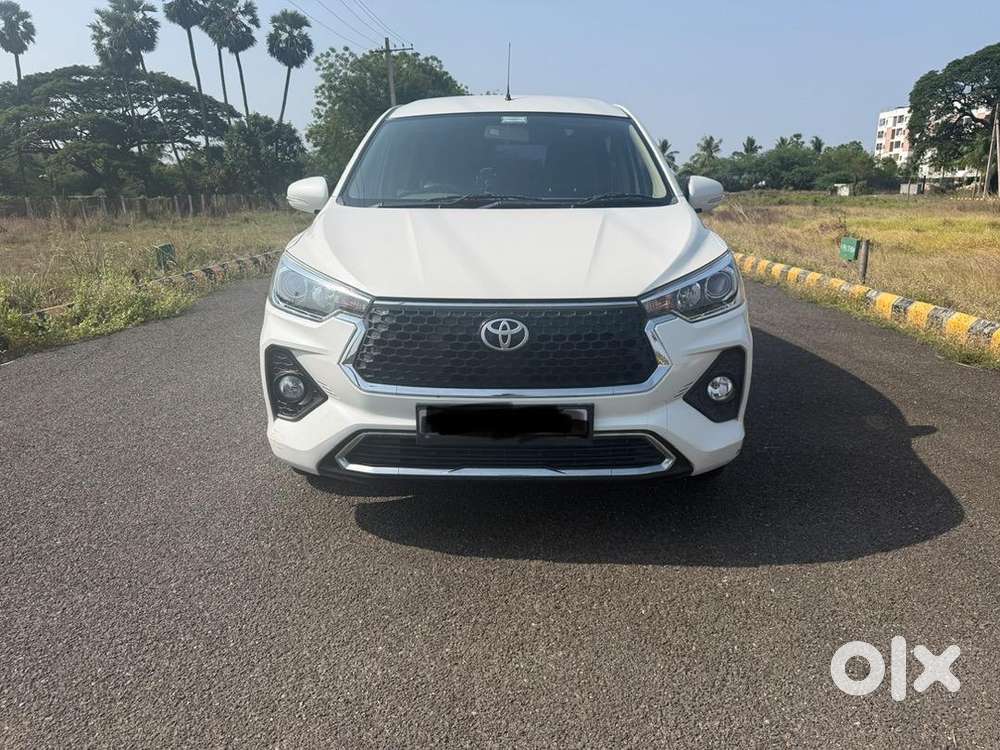 Toyota Rumion 2023 Petrol 50000 Km Driven-mini Crysta At