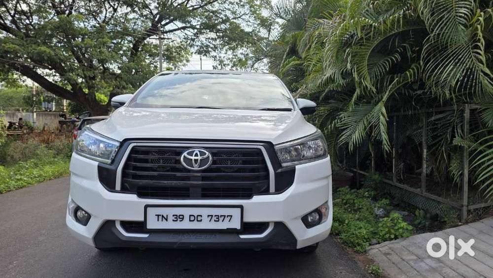 Toyota Innova Crysta 2.4 G Mt, 2023, Diesel