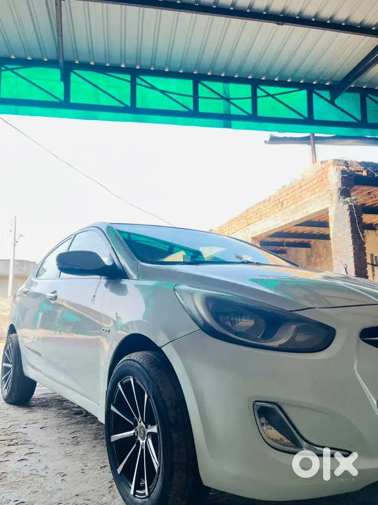 Hyundai Verna 2013 Diesel Manual