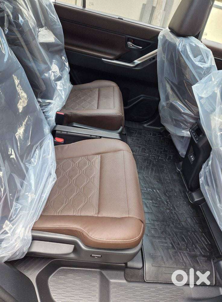Toyota Innova Hycross 2.0 Zx Hybrid 7 Str, 2026, Petrol