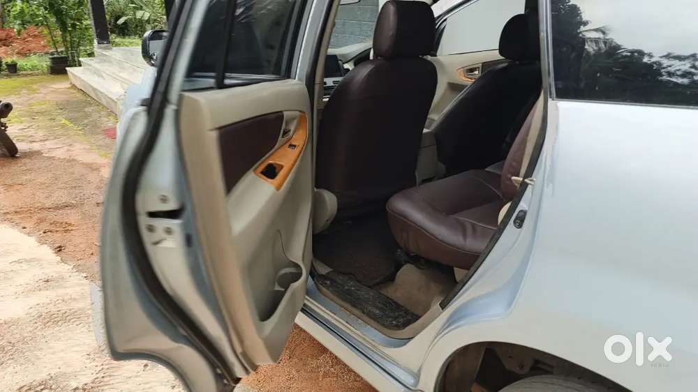 Toyota Innova 2009 Diesel 385 Km Driven