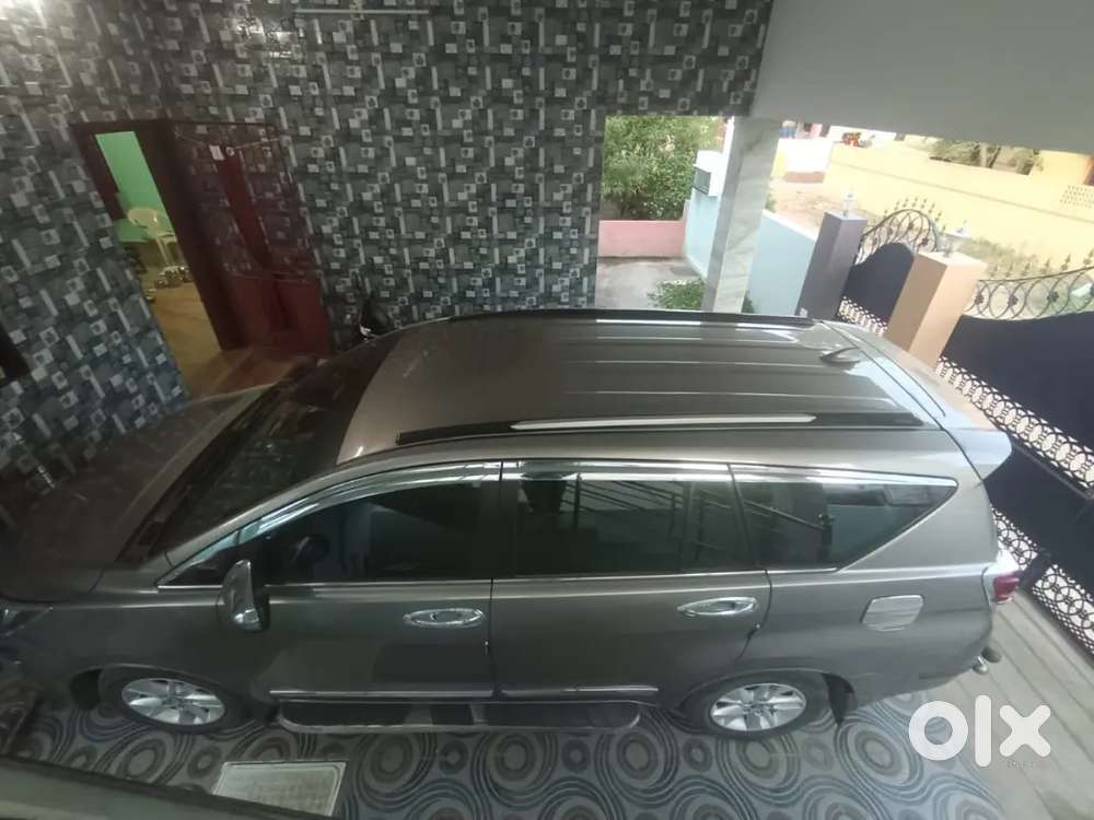 Toyota Innova Crysta 2.4 2017
