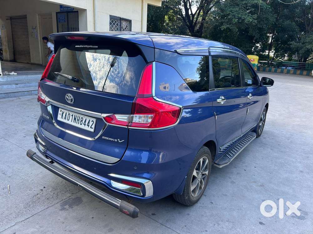 Toyota Rumion V Petrol Manual Dual Tone, 2026, Petrol