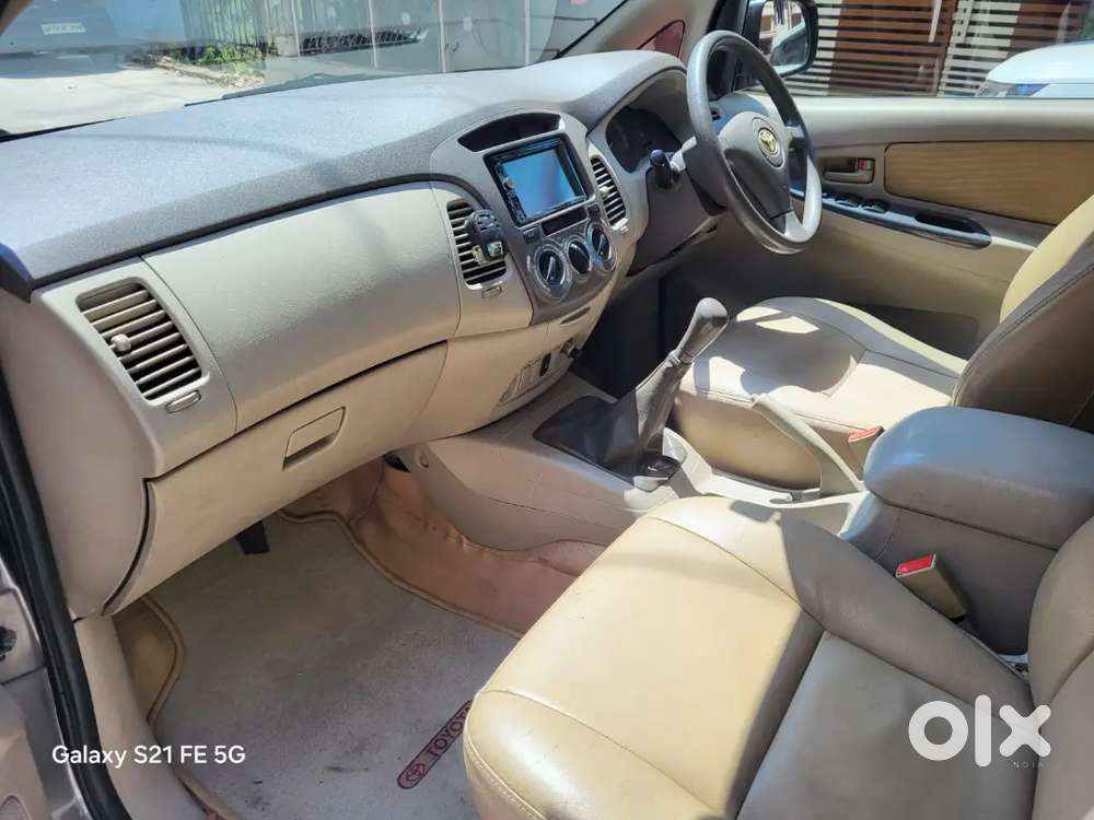 Toyota Innova 8 Seater Diesel 2011