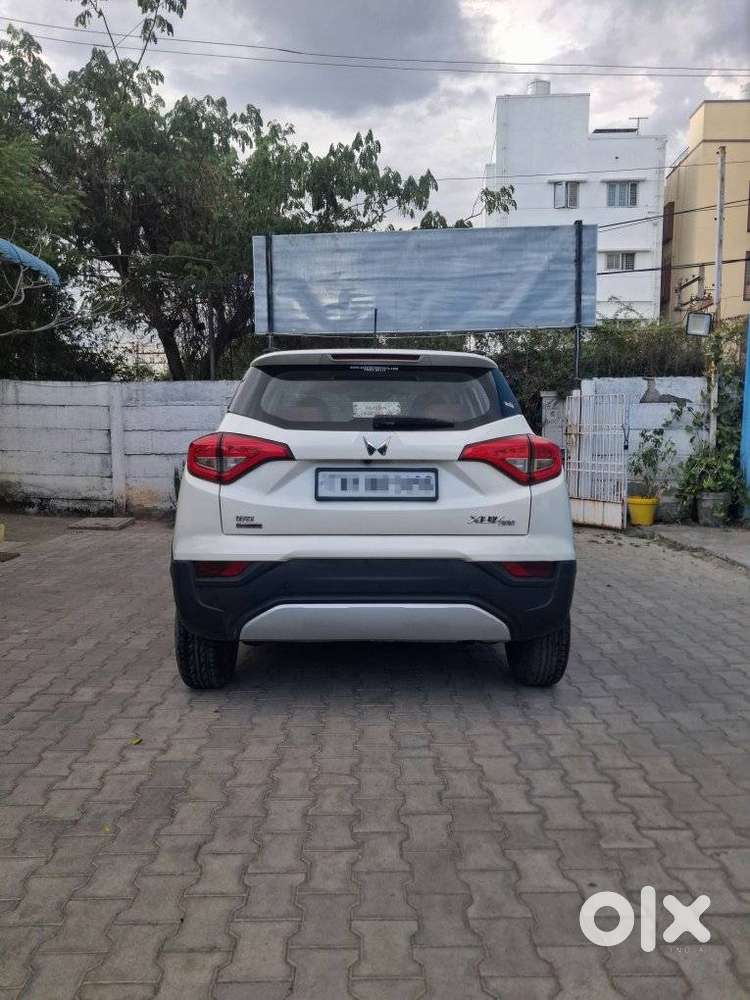 Mahindra Xuv300 W8 Option Dual Tone, 2023, Petrol
