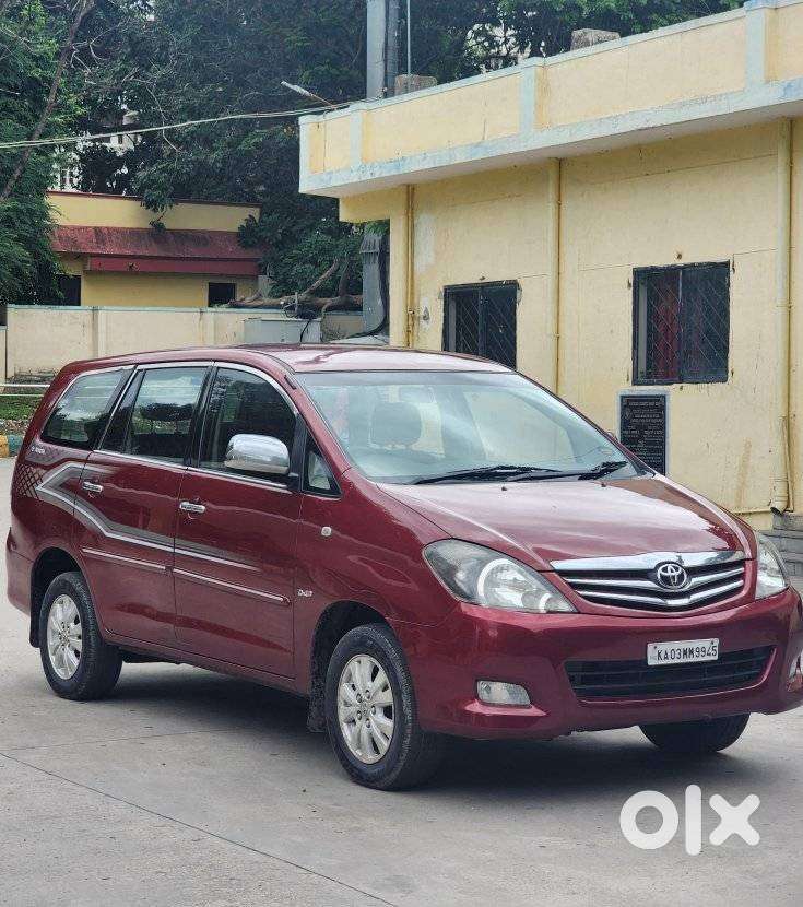 Toyota Innova 2.5 G (diesel) 8 Seater Bs Iv, 2010, Diesel