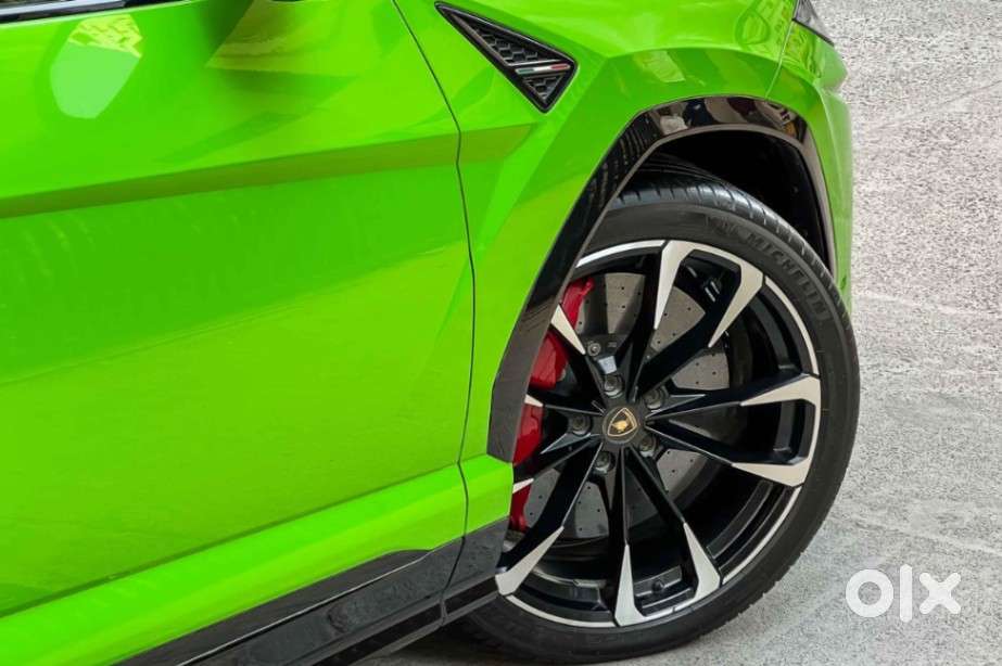 Lamborghini Urus, 2022, Petrol