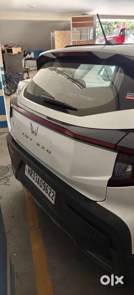 2024 Mahindra 3xo Ax5l 1.2 Tgdi Mt | Warranty | 10,400 Kms