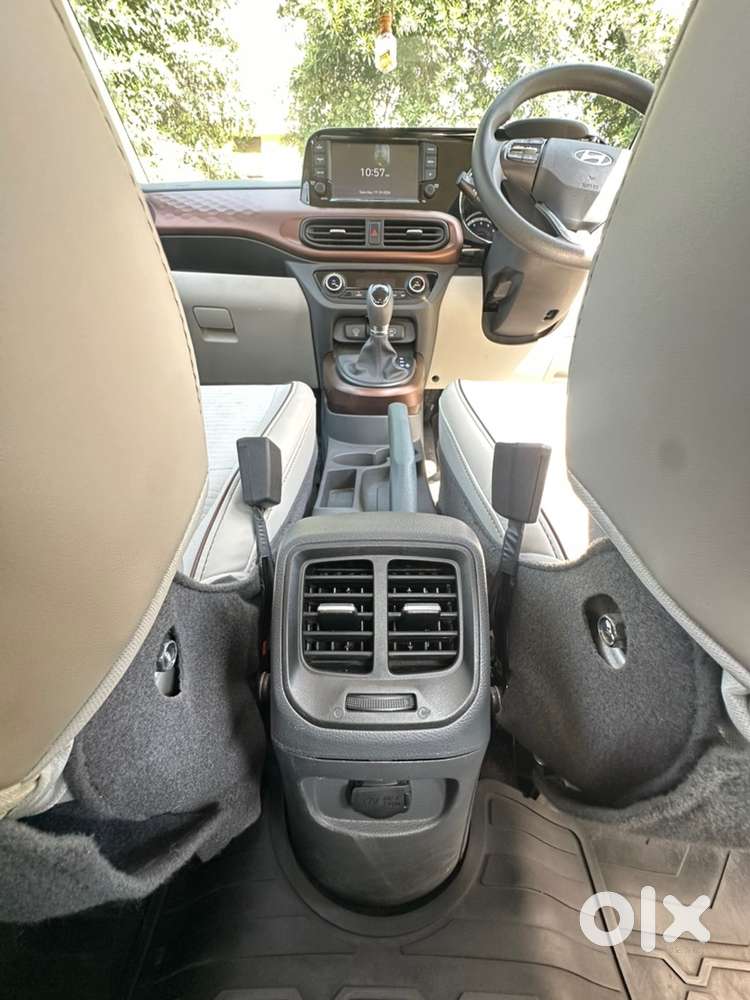 Hyundai Aura Petrol 2025 ( Automatic)