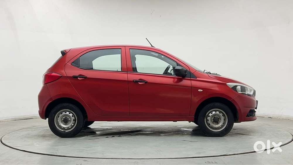 Tata Tiago 1.2 Revotron Xb, 2017, Petrol