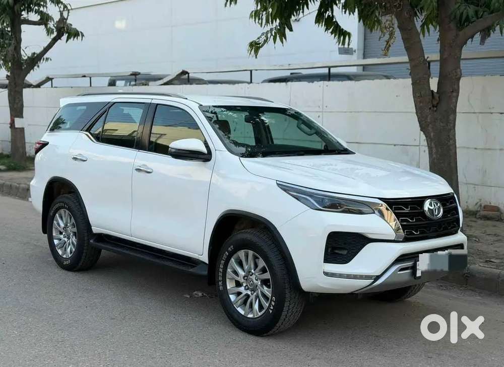 Toyota Fortuner 4×4 Manual 2024 Model