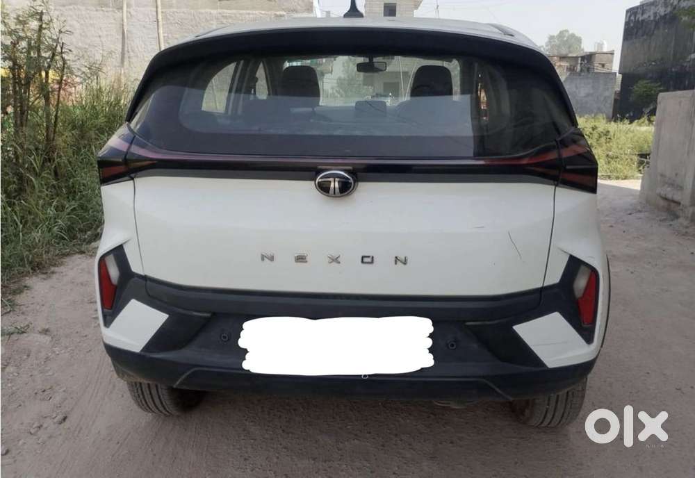 Tata Nexon Smart Plus1.2 Revotron Petrol 5 Mt, 2024, Petrol