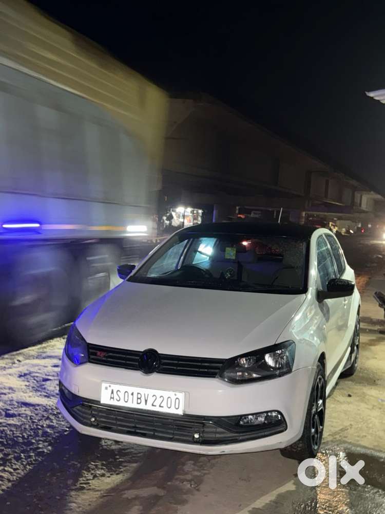 Volkswagen Polo 2016 Petrol Genuine, 90,000 Km Company Service Driven