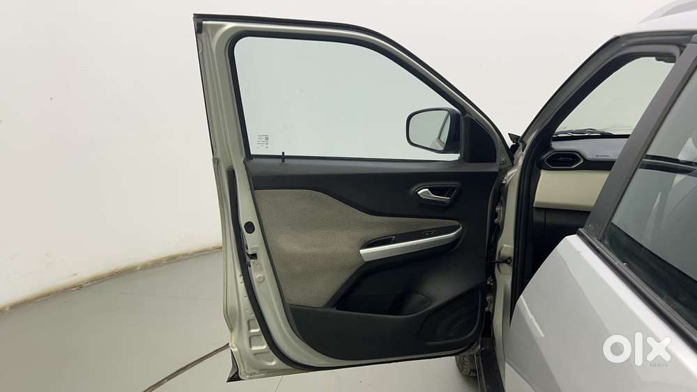 Nissan Magnite Xv Turbo, 2021, Petrol