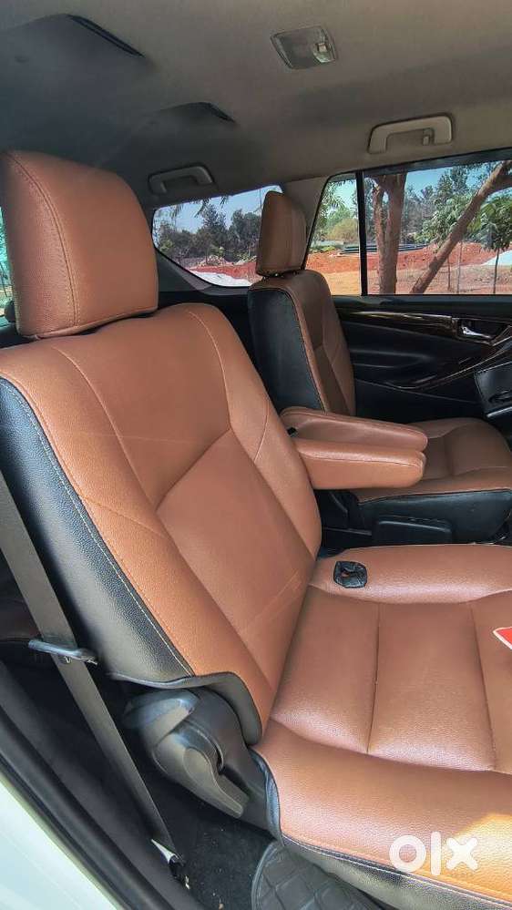 Toyota Innova Crysta 2.8 Gx At, 2018