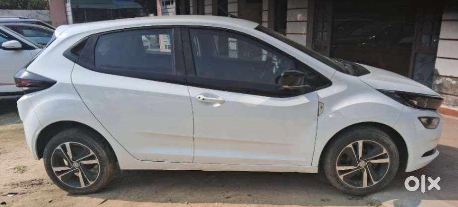 Tata Altroz Xz, 2020, Petrol