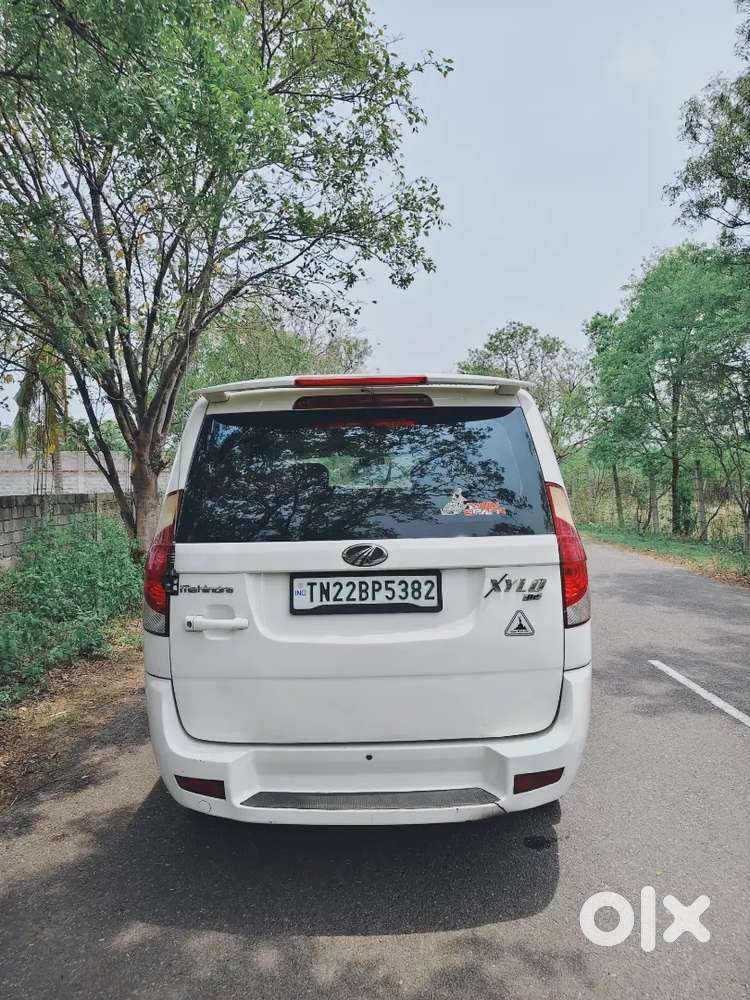 Mahindra Xylo 2011