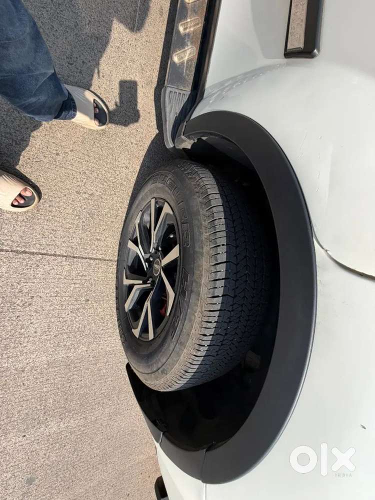 Mahindra Xuv500 2016 Diesel 100000 Km Driven
