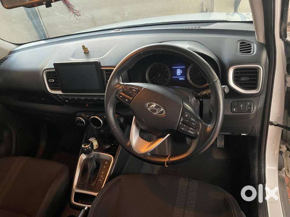 Hyundai Venue Petrol At 2020