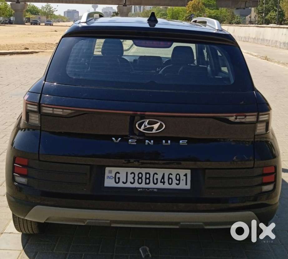 Hyundai Venue 1.2 S (o), 2024, Petrol