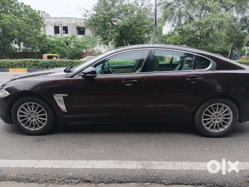 Mint Conditon Car 5 Tayers Barnd New Resently Service Compate...