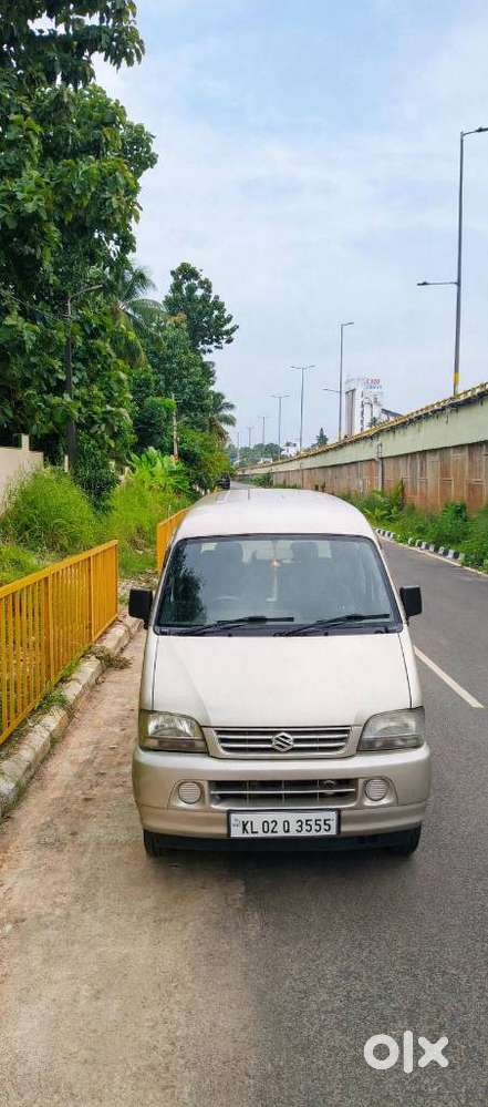 Maruti Suzuki Versa Dx 8 Seater, 2003, Petrol