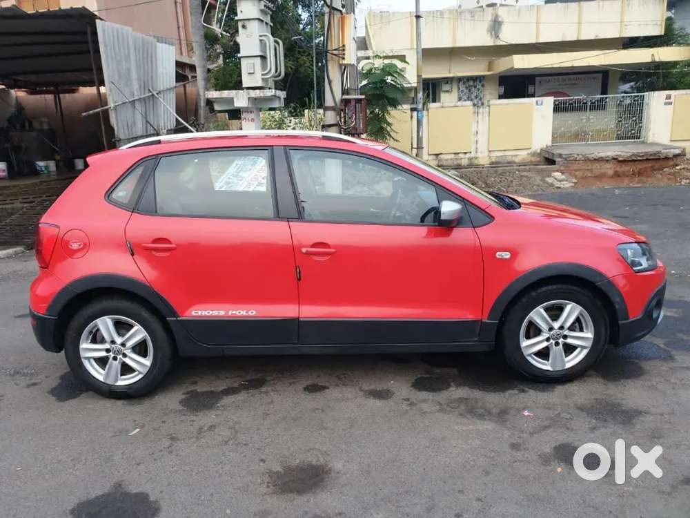 Volkswagen Crosspolo Highline 2014 Diesel Well Maintained