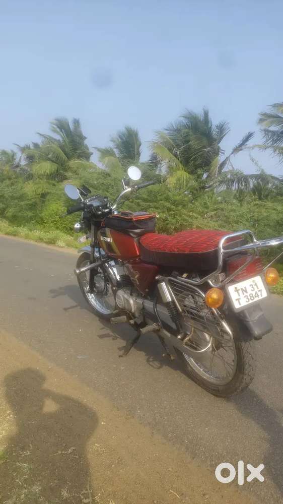 Suzzki max r100 - Motorcycles in Adangarkulam, Vaddakkankulam - 1832302958
