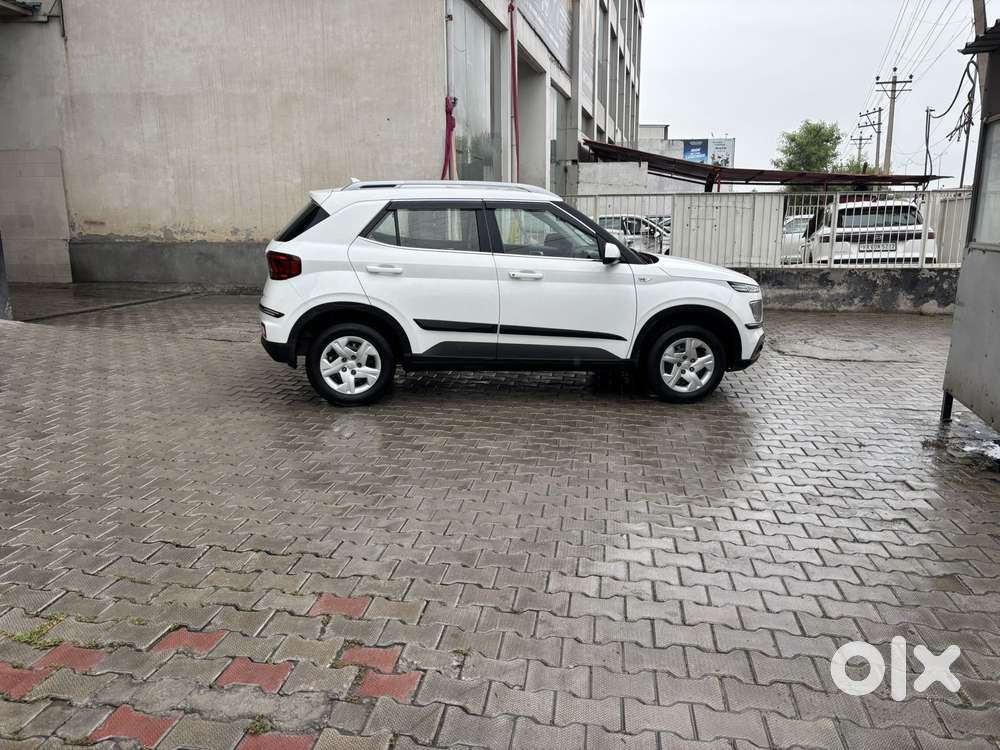 Hyundai Venue S 1.2 Petrol, 2022, Petrol