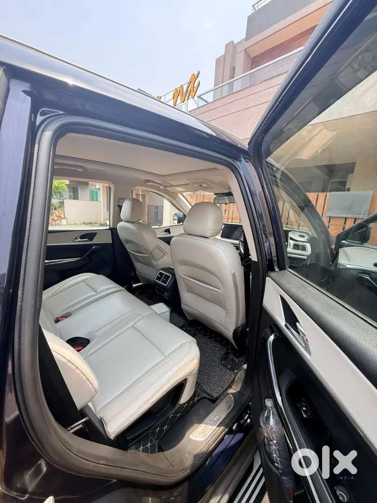 Mahindra Xuv700 Ax7 L Dsl At 7 Seater , Automatic , 1st Owner