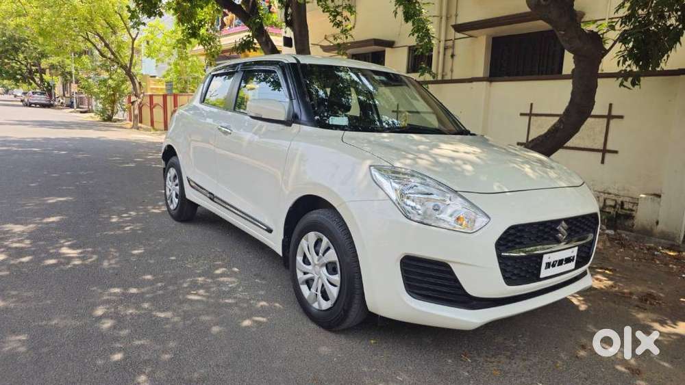 Maruti Suzuki Swift Vxi + Manual, 2023, Petrol